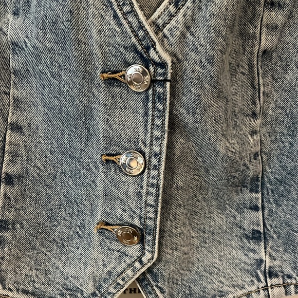 Cropped DenimVest - Picture 4 of 7
